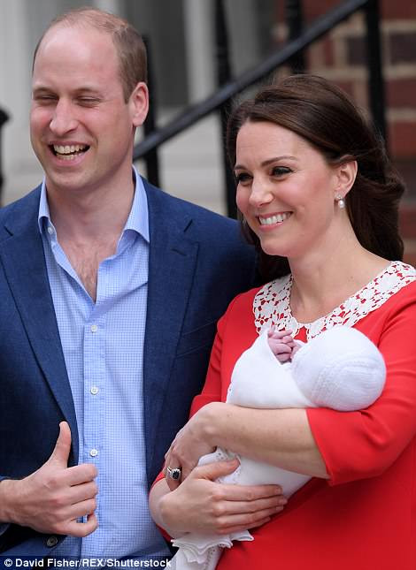 Công nương Kate Middleton rạng ngời chỉ sau 7 tiếng sinh con ảnh 12