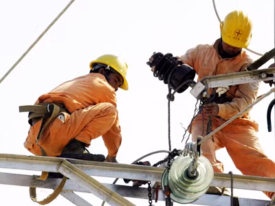 EVN cho rằng thiếu điện một phần do tập đoàn không lo đủ vốn để thực hiện các công trình điện mới