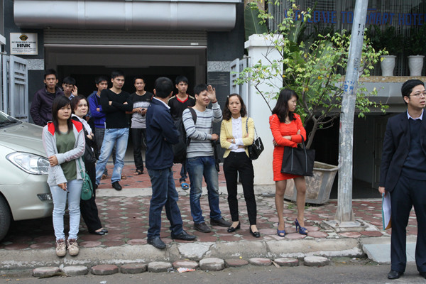 Nhiều khách hàng đã đến trụ sở Công ty Minh Việt để đòi nợ