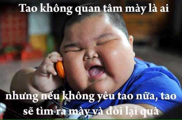 1. Chế ảnh đòi quà: Ngày 12/11, trên mạng lan truyền chóng mặt những dòng trạng thái và clip của một cô gái Hà Nội, ghi lại cảnh sau khi chia tay, người yêu cũ cho người tới tận nhà kê khai và đòi lại quà đã tặng. Ngay lập tức, rất nhiều trào lưu đã xuất hiện và ăn theo sự kiện nóng ấy, chế ảnh yêu xong đòi quà là một trong những cách giới trẻ dùng để mỉa mai hành động trẻ con này Bài viết: http://news.zing.vn/Nhung-trao-luu-an-theo-vu-chia-tay-doi-qua-post375204.html#category_featured.noibat Nguồn Zing News 