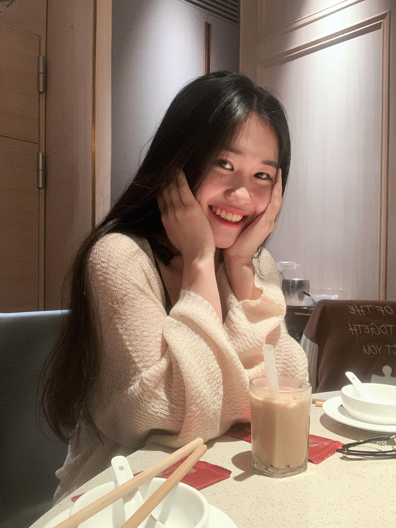 Nguyễn Gia Bích Trân thở phào vì nhận được cảnh báo kịp thời. Ảnh: NVCC