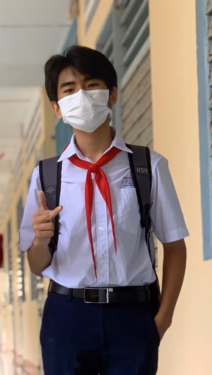 Trung Nghĩa quyết định "gắn bó" với tổ hợp tự nhiên để chuẩn bị cho kỳ thi đại học. Ảnh: NVCC