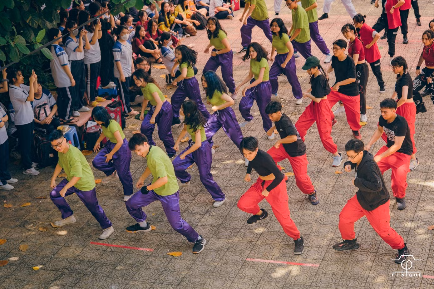 Hoạt động nhảy flashmob luôn là kỷ niệm khó quên với teen cuối cấp. Nguồn: NTH’s Photography and Design Club
