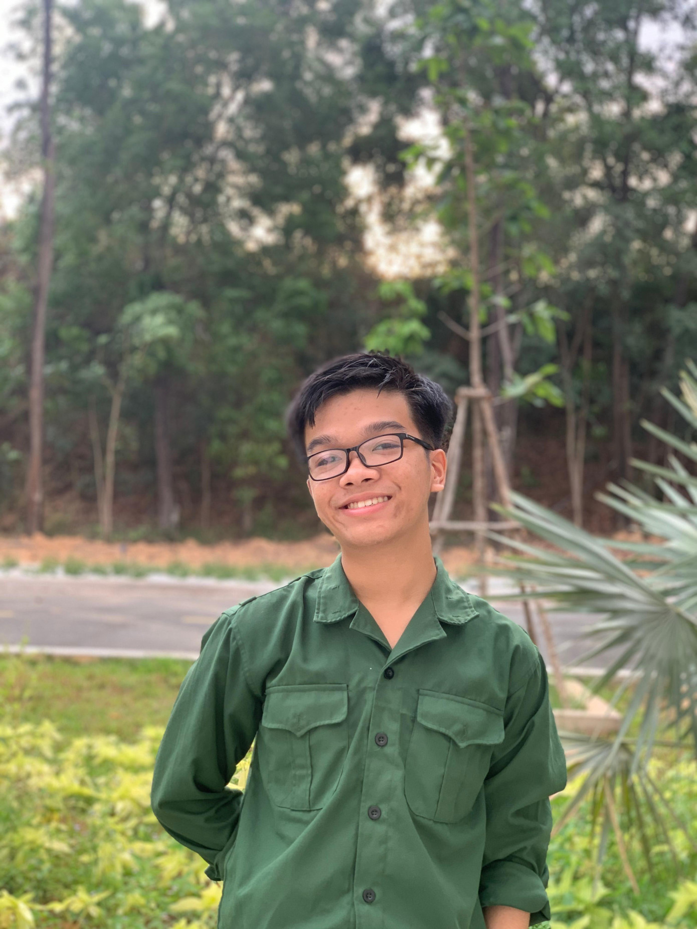 "Việc tăng giá xăng sẽ ảnh hưởng khá nhiều đến mình bởi vì thu nhập còn rất nhiều hạn chế, thậm chí là vẫn đang phải nhận trợ cấp từ gia đình." - Minh Trí chia sẻ. "Việc tăng giá xăng sẽ ảnh hưởng khá nhiều đến mình bởi vì thu nhập còn rất nhiều hạn chế, thậm chí là vẫn đang phải nhận trợ cấp từ gia đình." - Minh Trí chia sẻ.