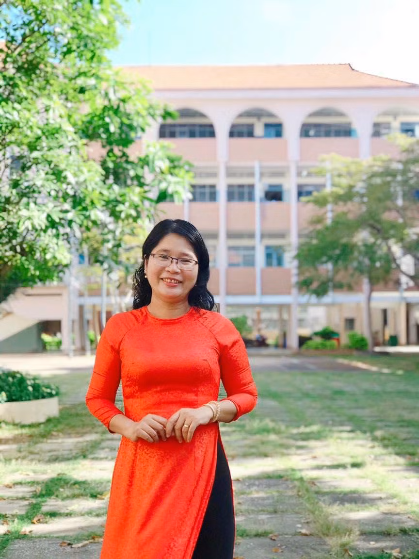 Cô Kiều Trinh chia sẻ quan điểm khi môn Lịch sử trở thành môn học tự chọn. Ảnh: NVCC