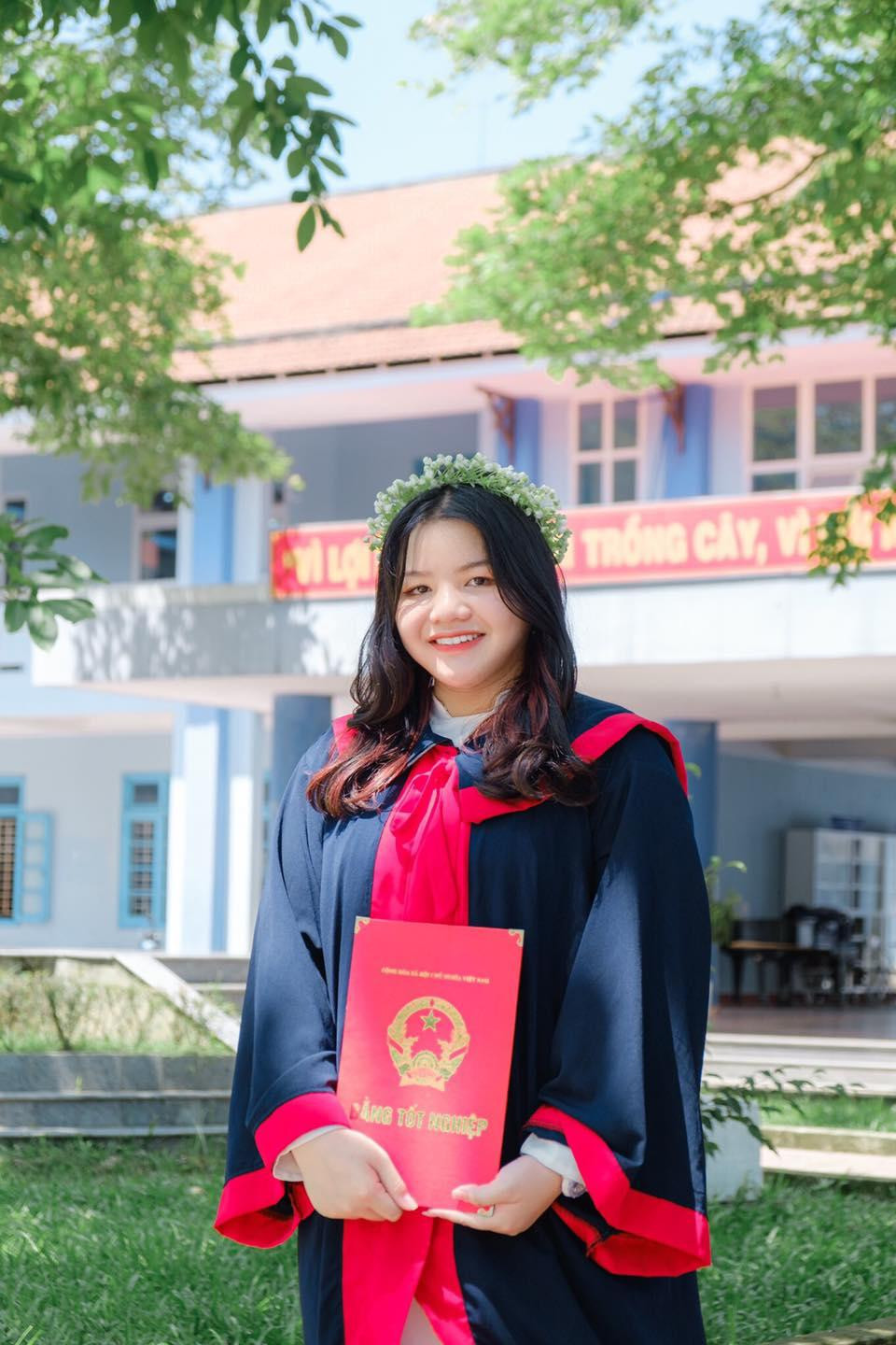 Bích Trâm gây sốc khi tiết lộ đã viết 11 trang giấy trong bài thi tốt nghiệp. Ảnh: Zing News Bích Trâm gây sốc khi tiết lộ đã viết 11 trang giấy trong bài thi tốt nghiệp. Ảnh: Zing News