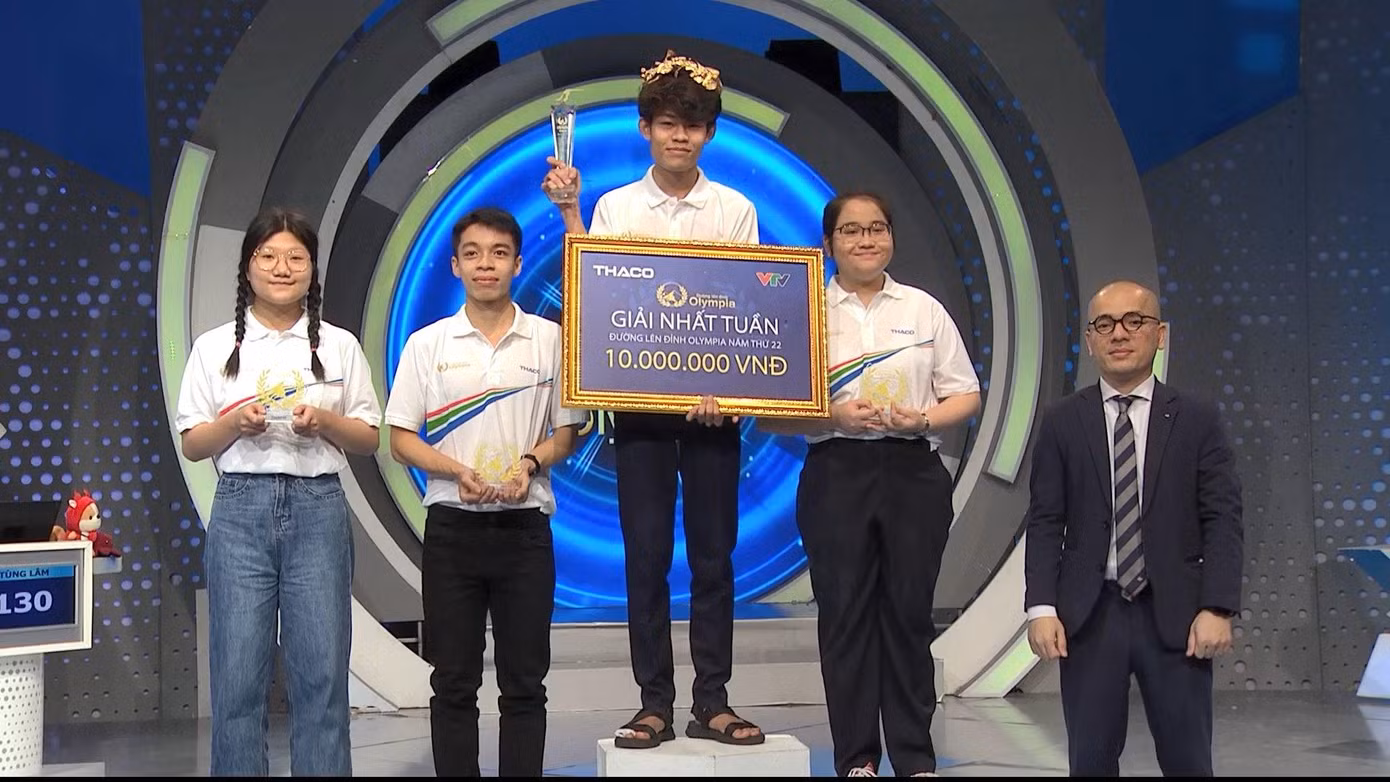 Vương Hữu Thiện trở thành chủ nhân vòng nguyệt quế tuần này của Đường lên đỉnh Olympia năm thứ 22. Ảnh: Fanpage Đường lên đỉnh Olympia