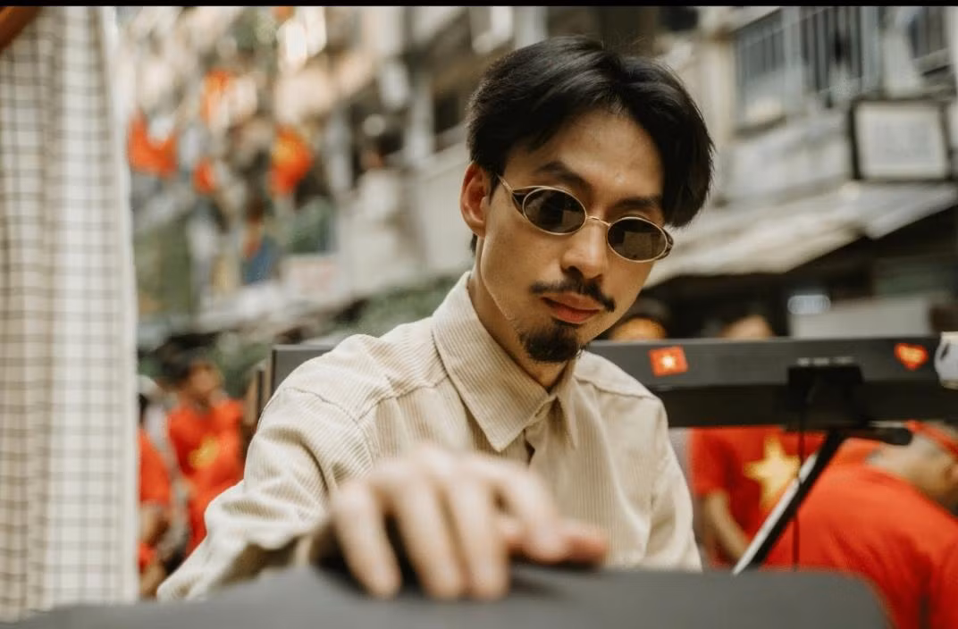Đen Vâu “ngầu đét” trong MV mới. Nguồn: Internet