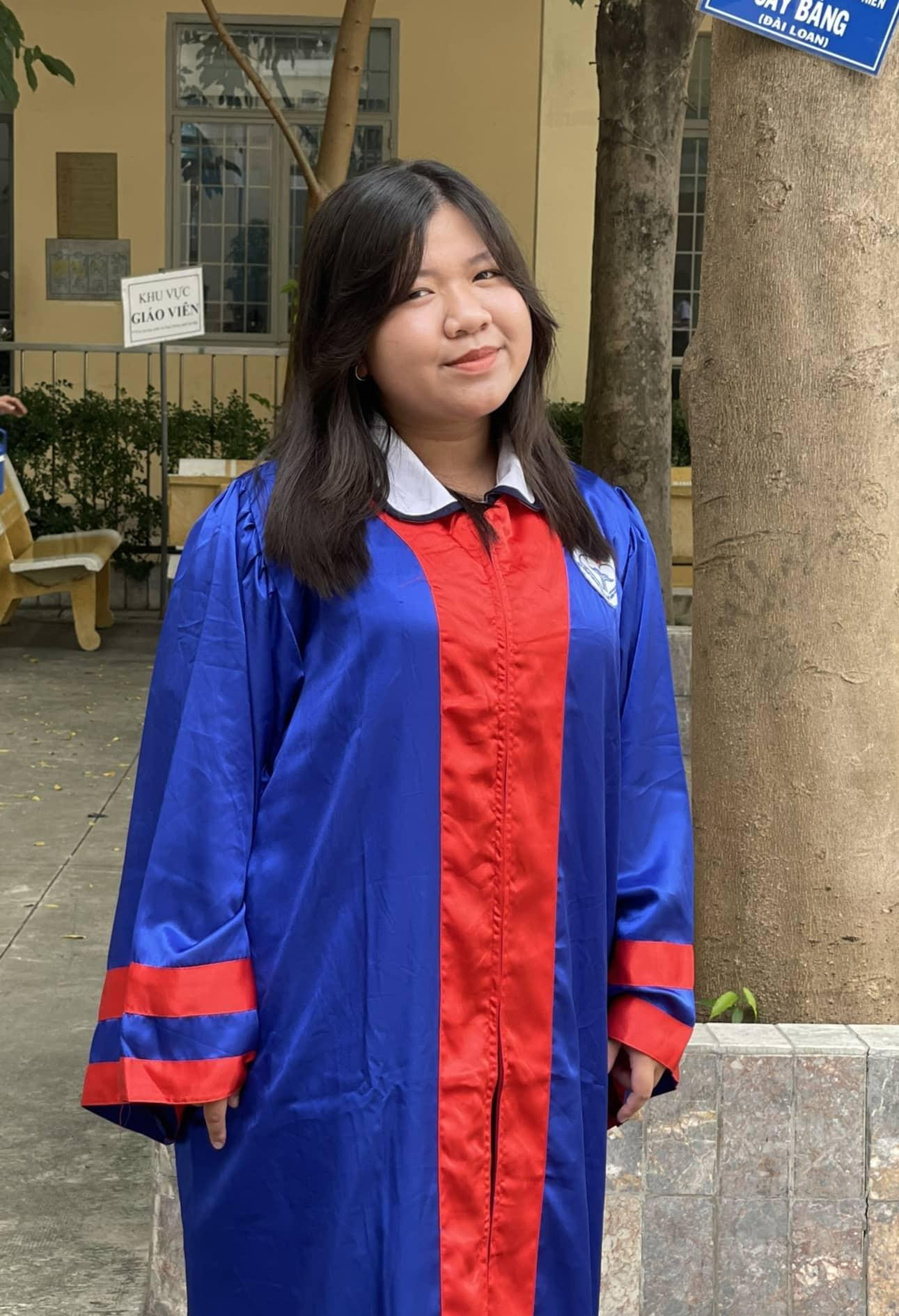 Dẫu tổ hợp Khoa học Tự nhiên là một thách thức lớn với Anh Thư, cô bạn vẫn quyết tâm vượt qua nó. Ảnh: NVCC Dẫu tổ hợp Khoa học Tự nhiên là một thách thức lớn với Anh Thư, cô bạn vẫn quyết tâm vượt qua nó. Ảnh: NVCC