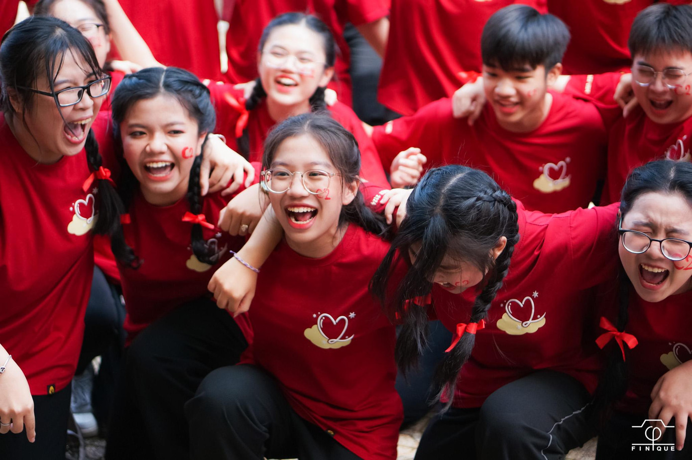 Những khoảnh khắc "tình bạn diệu kỳ" trong chuỗi hành trình của học sinh trường Nguyễn Thượng Hiền. Nguồn: NTH’s Photography and Design Club Những khoảnh khắc "tình bạn diệu kỳ" trong chuỗi hành trình của học sinh trường Nguyễn Thượng Hiền. Nguồn: NTH’s Photography and Design Club