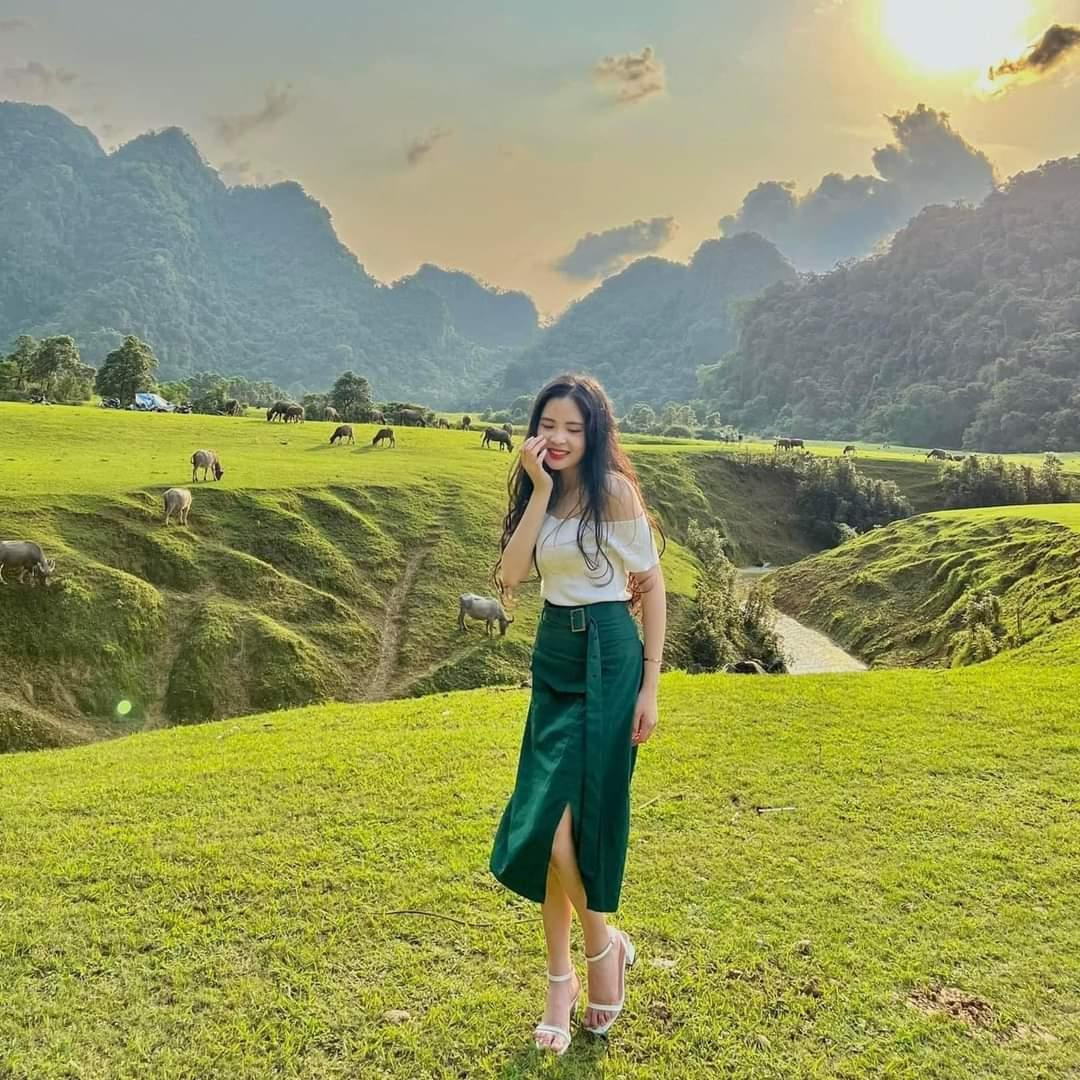 Vẻ đẹp của thảo nguyên vào những buổi chiều tà. Ảnh: Trần Hoàng Anh Trâm Vẻ đẹp của thảo nguyên vào những buổi chiều tà. Ảnh: Trần Hoàng Anh Trâm