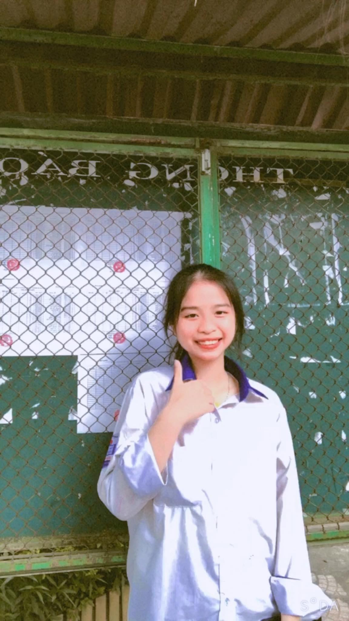 Ngọc Bích được các thầy cô chủ động hỗ trợ trong việc lựa chọn tổ hợp môn. Ảnh: NVCC Ngọc Bích được các thầy cô chủ động hỗ trợ trong việc lựa chọn tổ hợp môn. Ảnh: NVCC