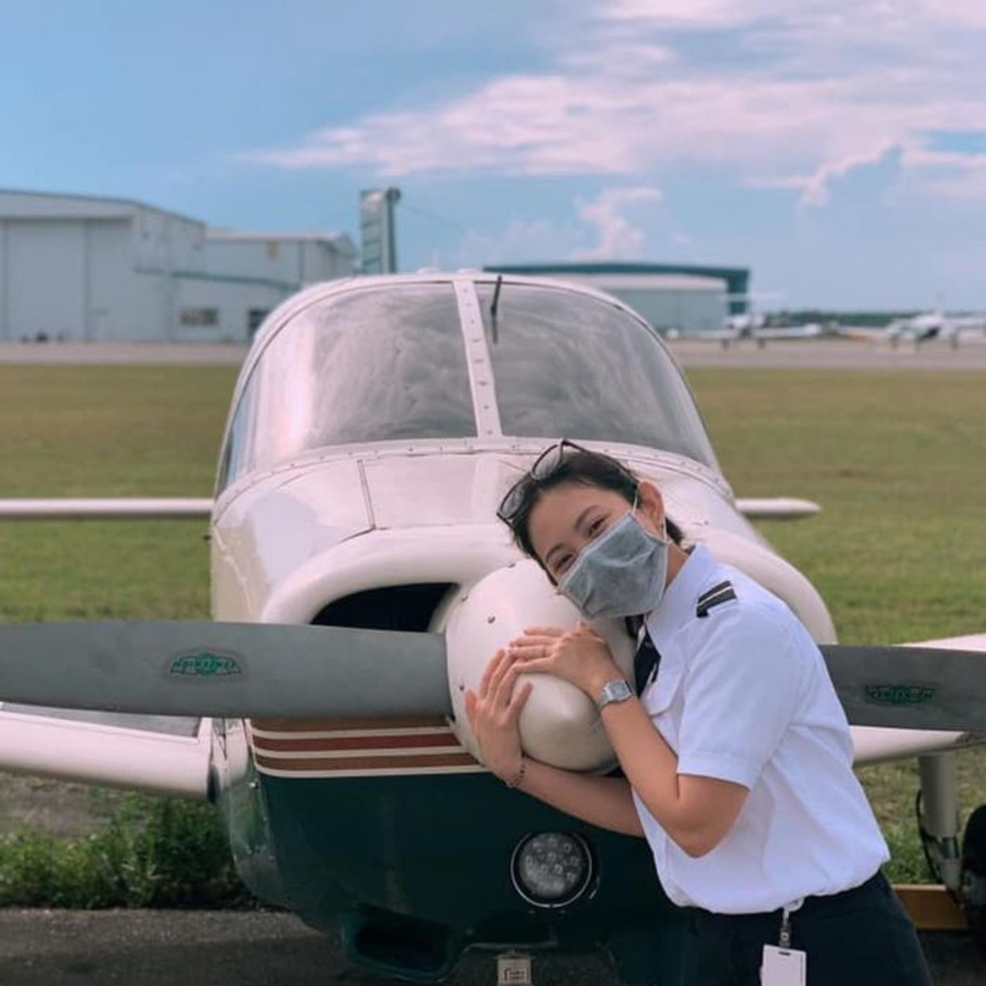 Để trở thành cơ phó như hiện tại, Mạch Khanh đã phải cố gắng rất nhiều. Nguồn: FBNV Để trở thành cơ phó như hiện tại, Mạch Khanh đã phải cố gắng rất nhiều. Nguồn: FBNV