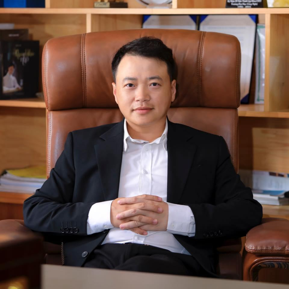 Shark nguyễn hoà bình.jpg