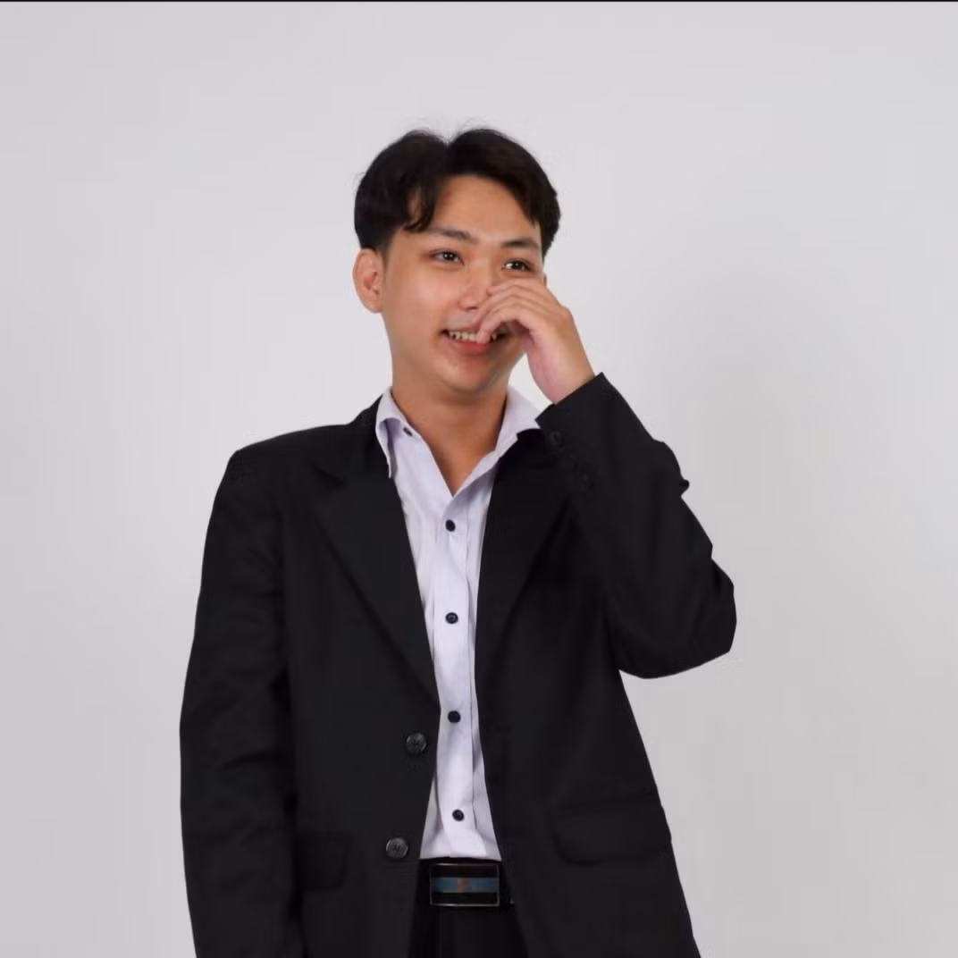 Duy Khang lựa chọn cân bằng giữa hai lối sống, cho phép bản thân vừa làm vừa hưởng thụ. Ảnh: NVCC