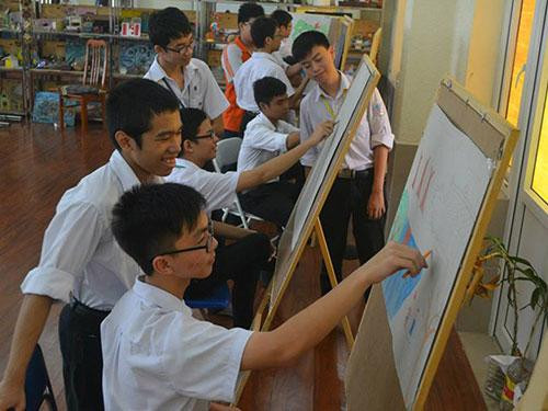 Mĩ thuật là môn học thuộc lĩnh vực nghệ thuật thị giác và được áp dụng theo chương trình giáo dục cũ chỉ đến lớp 9. Ảnh minh hoạ: Internet Mĩ thuật là môn học thuộc lĩnh vực nghệ thuật thị giác và được áp dụng theo chương trình giáo dục cũ chỉ đến lớp 9. Ảnh minh hoạ: Internet