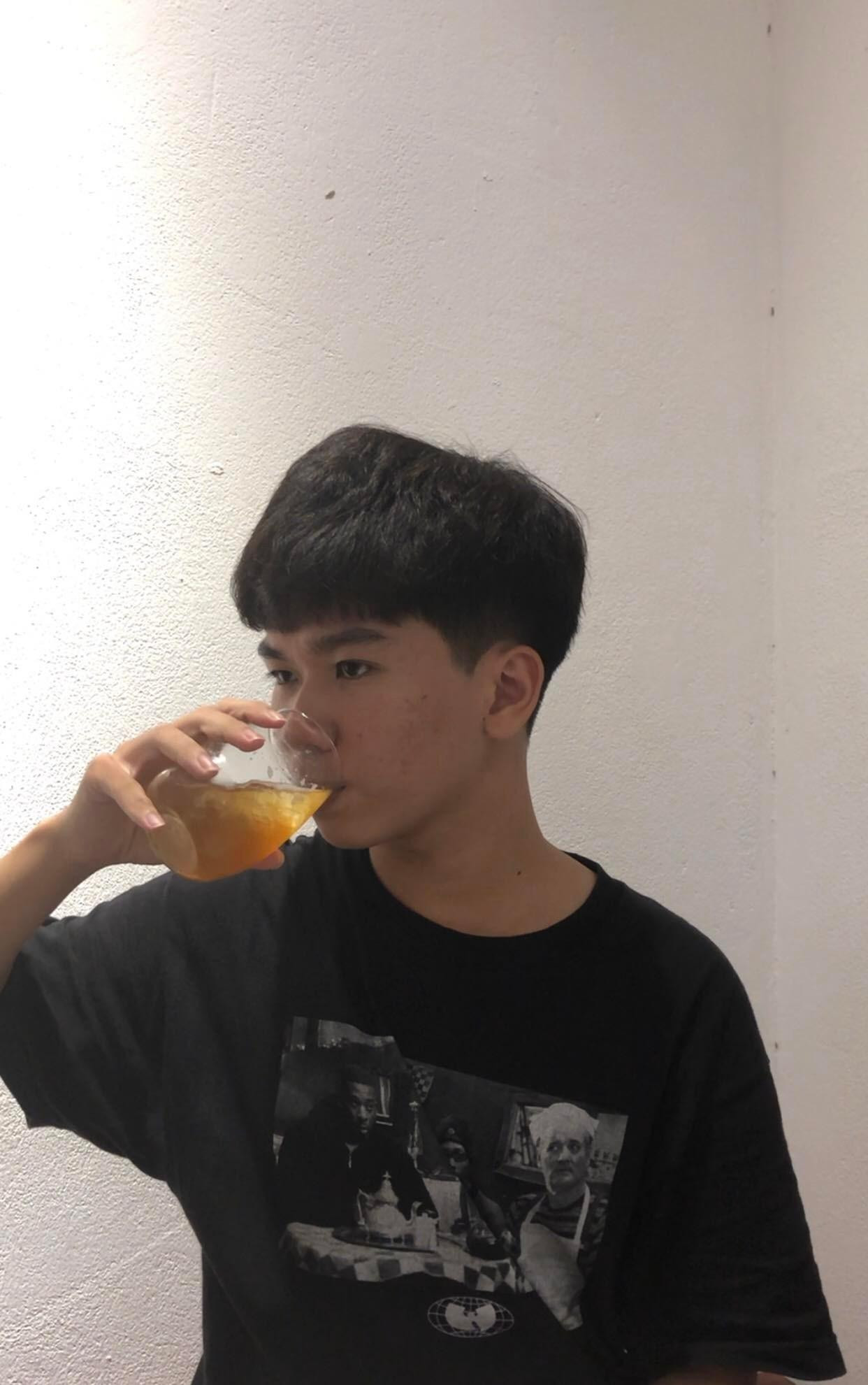 Dù ủng hộ những hoạt đông thể hiện sự quan tâm đến môi trường như này nhưng Đức Thiện vẫn còn lo ngại ở những bước thực hiện tái sản xuất. Ảnh: NVCC