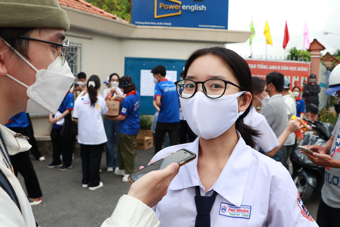 Thủy Vy khá hài lòng với bài thi môn Ngữ văn. Ảnh: Lê Duy