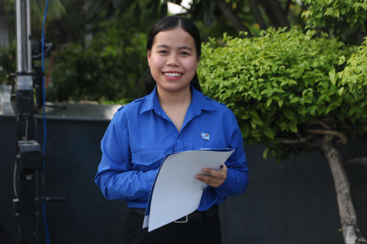 Mai Hải Yến vinh dự khi được đứng vào hàng ngũ của Đảng khi vừa tròn tuổi 18. Ảnh: NVCC Mai Hải Yến vinh dự khi được đứng vào hàng ngũ của Đảng khi vừa tròn tuổi 18. Ảnh: NVCC