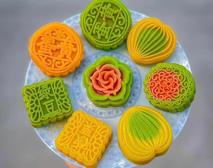 Trên bao bì mỗi chiếc bánh đều không ghi hạn sử dụng. Ảnh: Internet