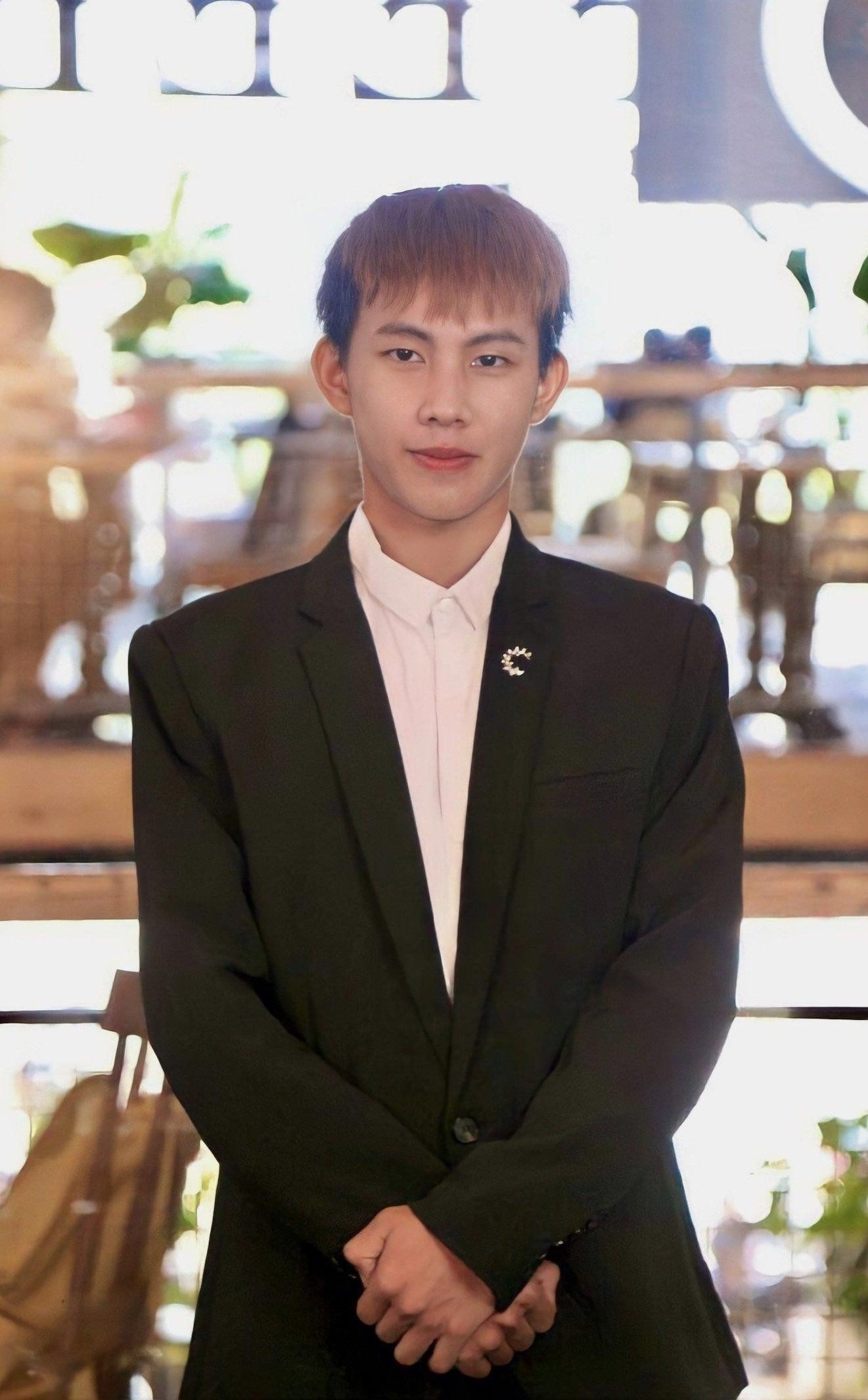 Giá xăng tăng cao gây ảnh hưởng tới công việc làm thêm của Anh Đô. Ảnh: NVCC Giá xăng tăng cao gây ảnh hưởng tới công việc làm thêm của Anh Đô. Ảnh: NVCC