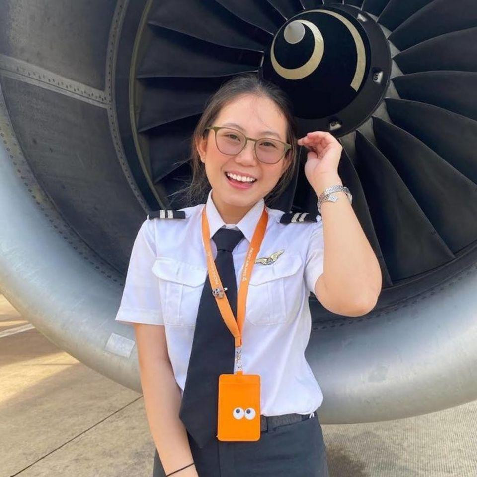 Cô nàng 9X tài năng Mạch Khanh. Nguồn: FBNV Cô nàng 9X tài năng Mạch Khanh. Nguồn: FBNV