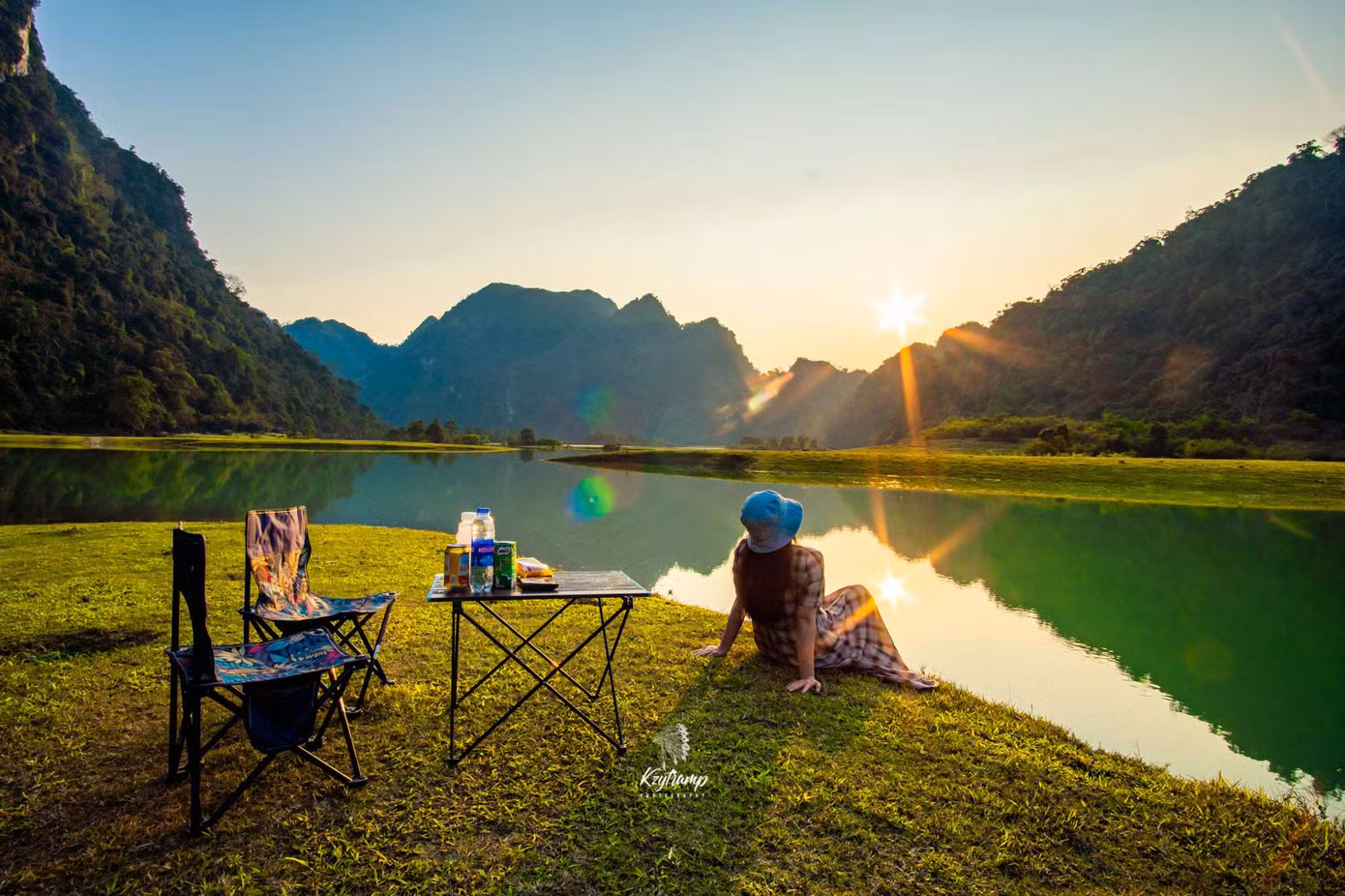 Cắm trại dã ngoại là một hoạt động không thể thiếu nếu đến vào mùa khô - Ảnh: Hùng Vĩ.