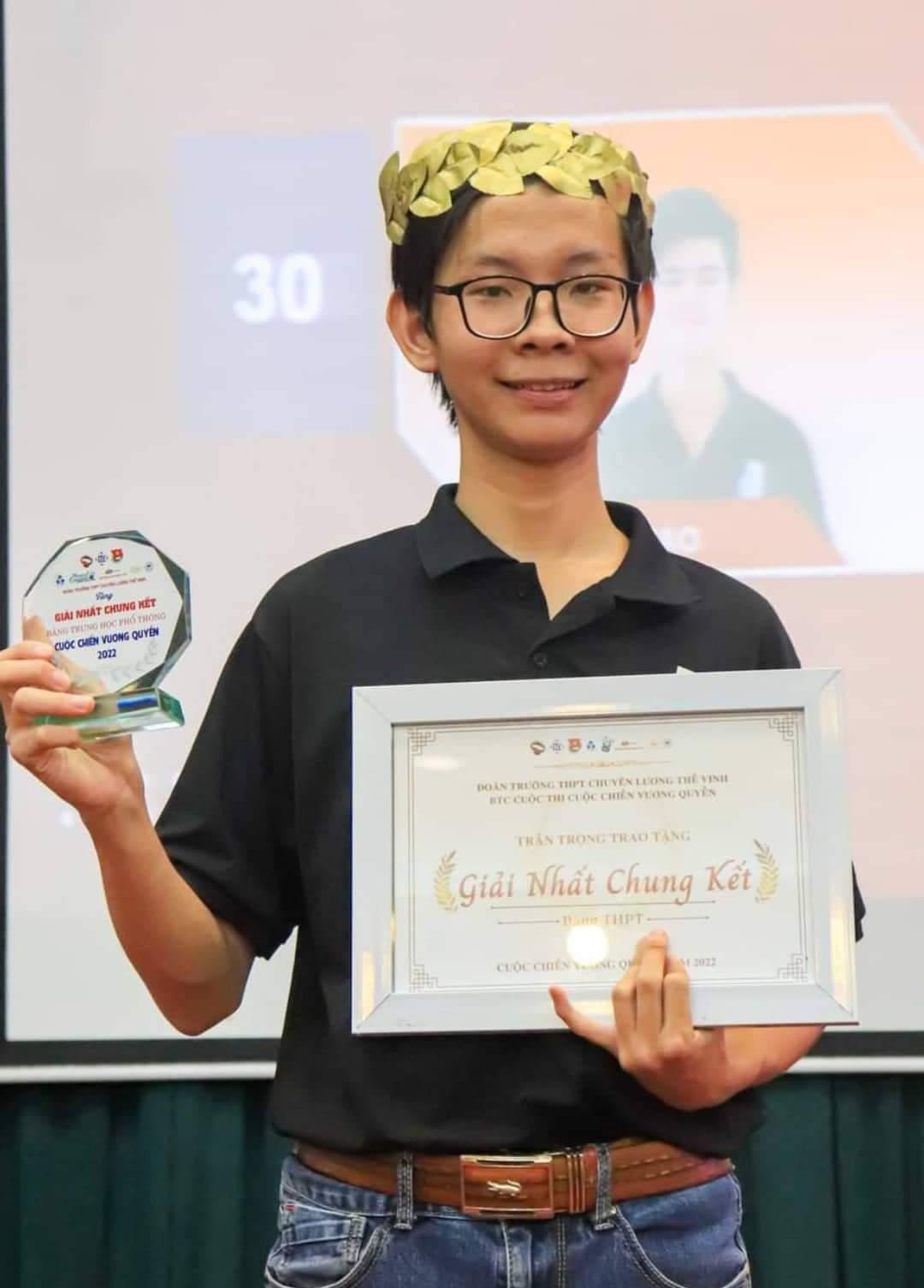 Internet đứt nghẽn luôn là nỗi ám ảnh lớn nhất với Cát Long. Ảnh: NVCC