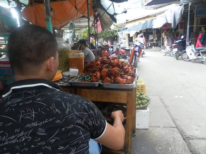 Chỉ có những người trong nghề mới biết được bí mật của những mâm chim quay bắt mắt này