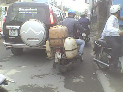 An thu gom can xăng tại Thủ Đức 