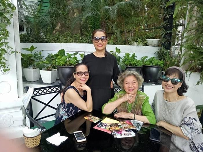 Ba chị em nghệ sĩ cùng mẹ là NSƯT Lê Mai Ba chị em nghệ sĩ cùng mẹ là NSƯT Lê Mai