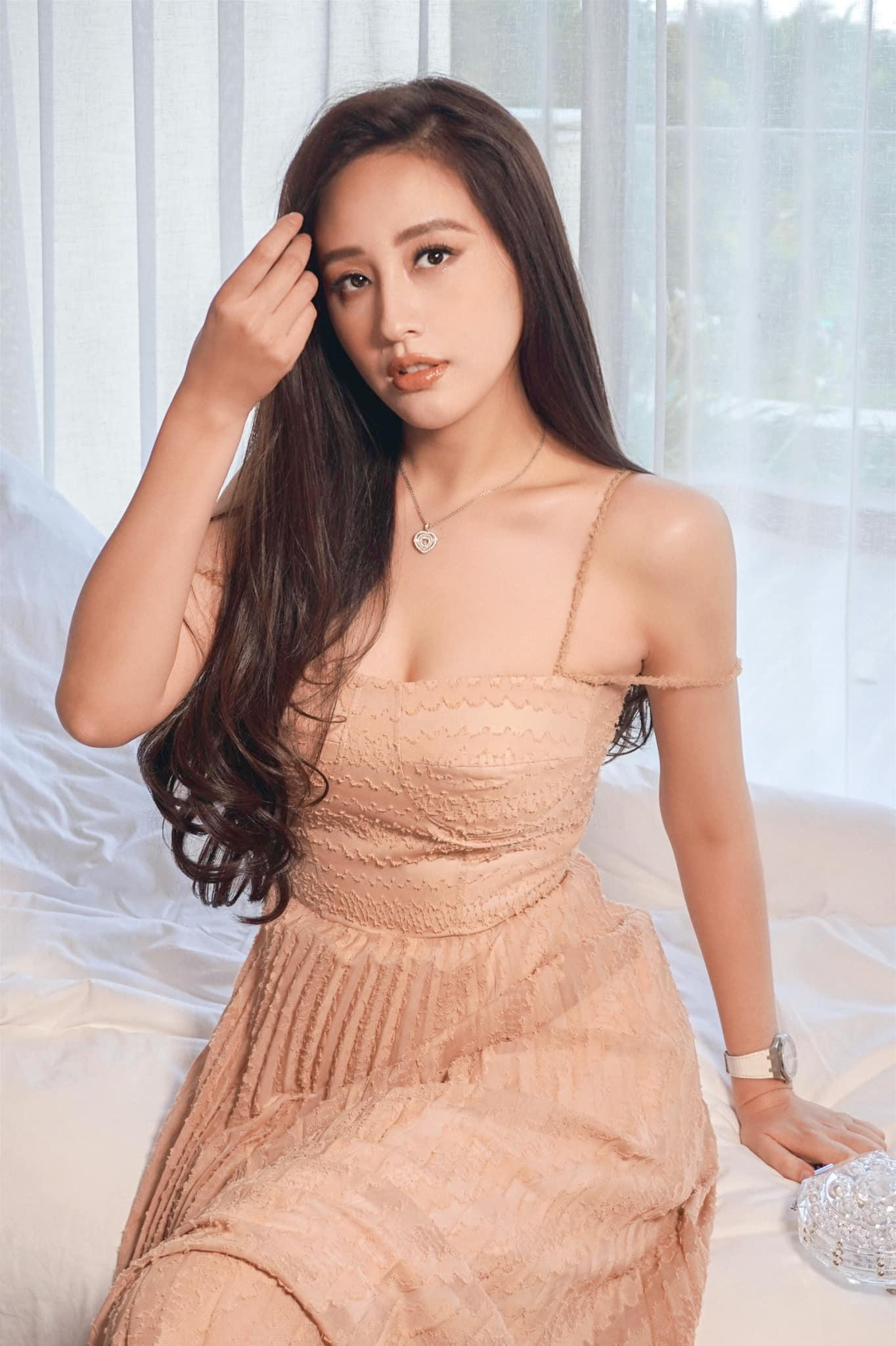 Hoa hậu Mai Phương Thuý khoe nhan sắc mặn mà và quyến rũ dù bước sang tuổi 34.