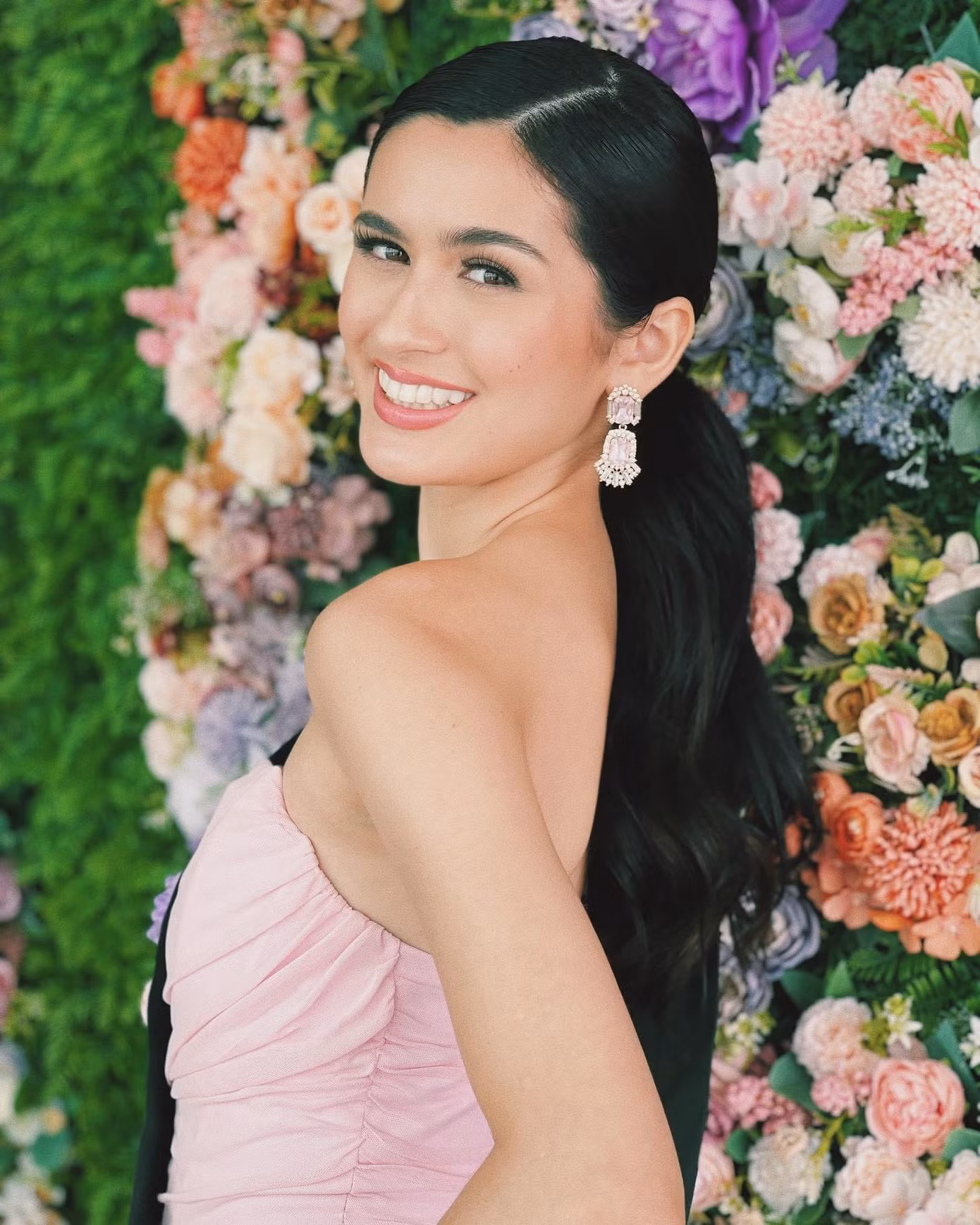 Cô sẽ trở thành đại diện nước chủ nhà của cuộc thi Miss Earth 2022 sẽ được tổ chức trên chính quê nhà của mình vào cuối năm nay.