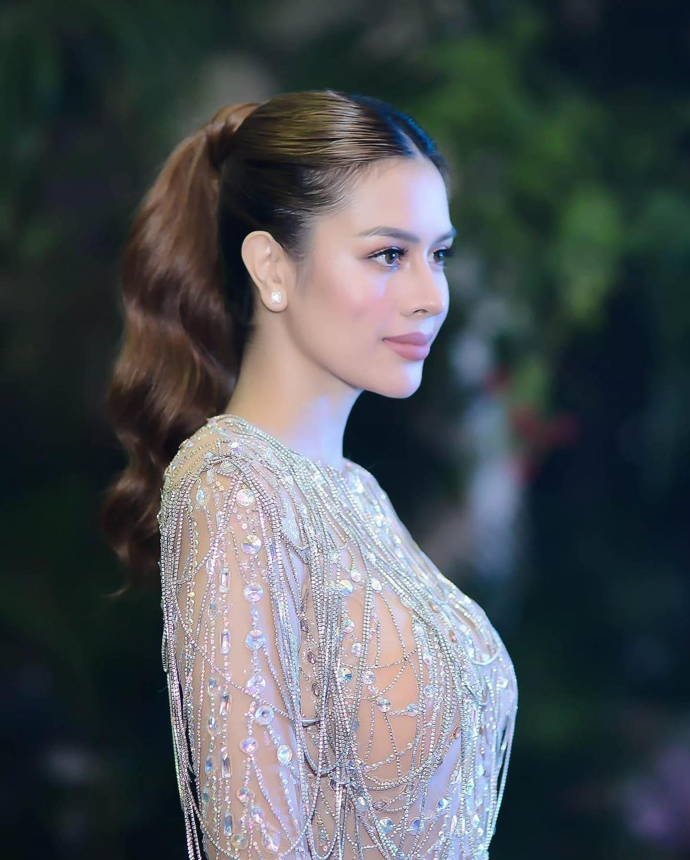 Ngay từ cuộc thi nhan sắc đầu tiên mà cô tham gia là Miss Generation East 2018 Magic Circle, người đẹp đã giành được ngôi vị cao nhất.