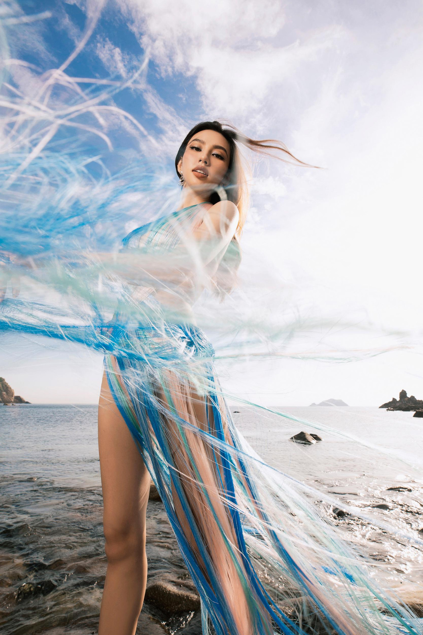 Nàng hậu xinh đẹp và quyến rũ tựa 'nữ thần biển cả'.