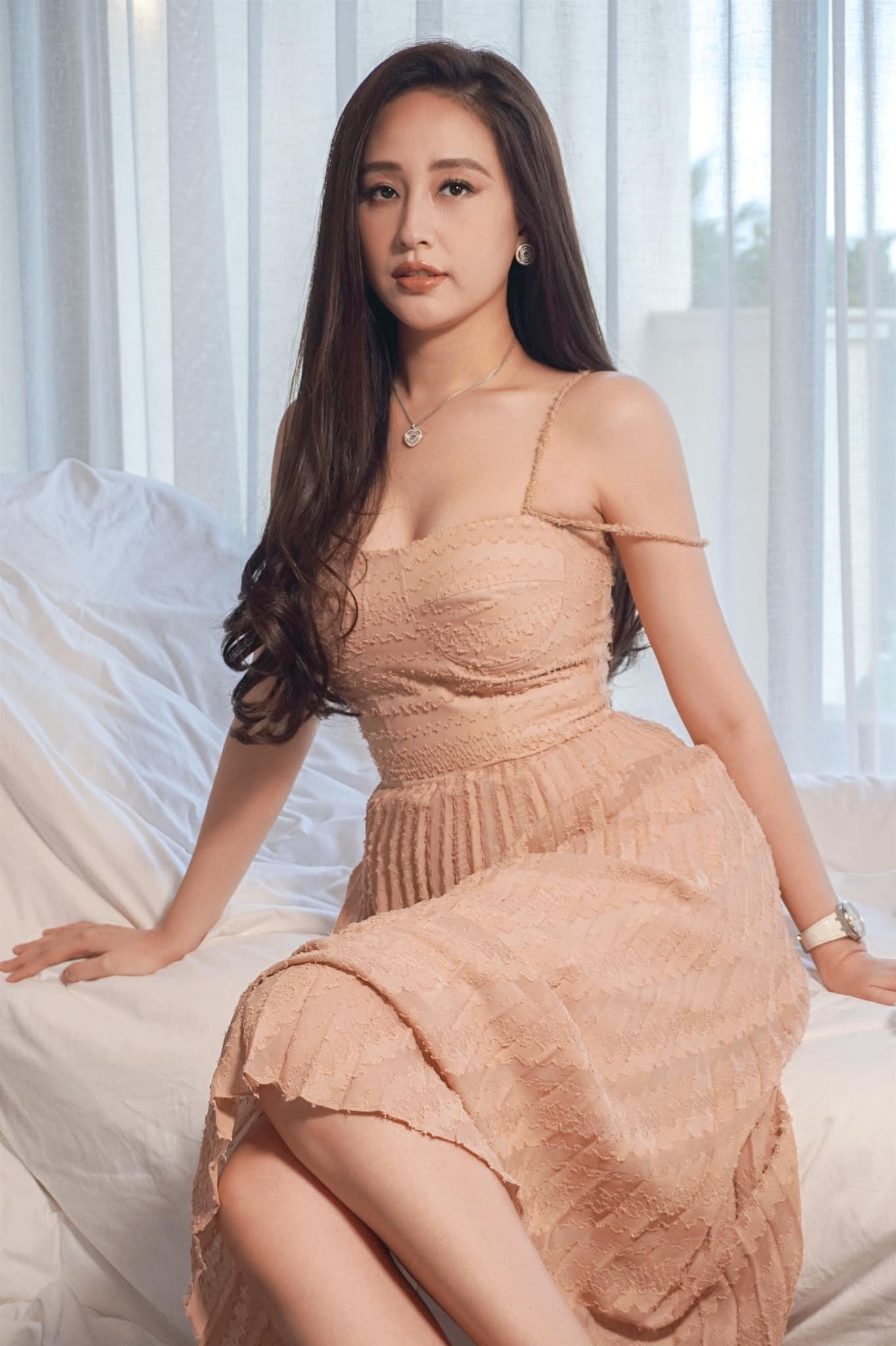 Sau 16 năm đăng quang Hoa hậu Việt Nam 2006, mỹ nhân gốc Hà thành vẫn nhận được nhiều sự quan tâm của công chúng.