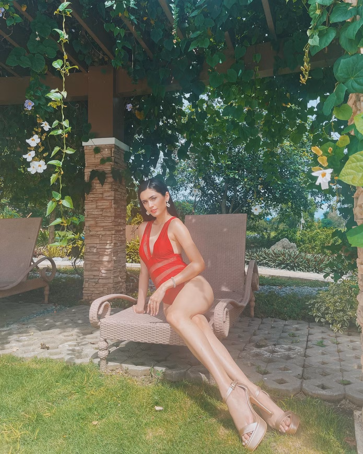 Jenny sẽ còn khoảng 4 tháng để chuẩn bị cho Miss Earth 2022.