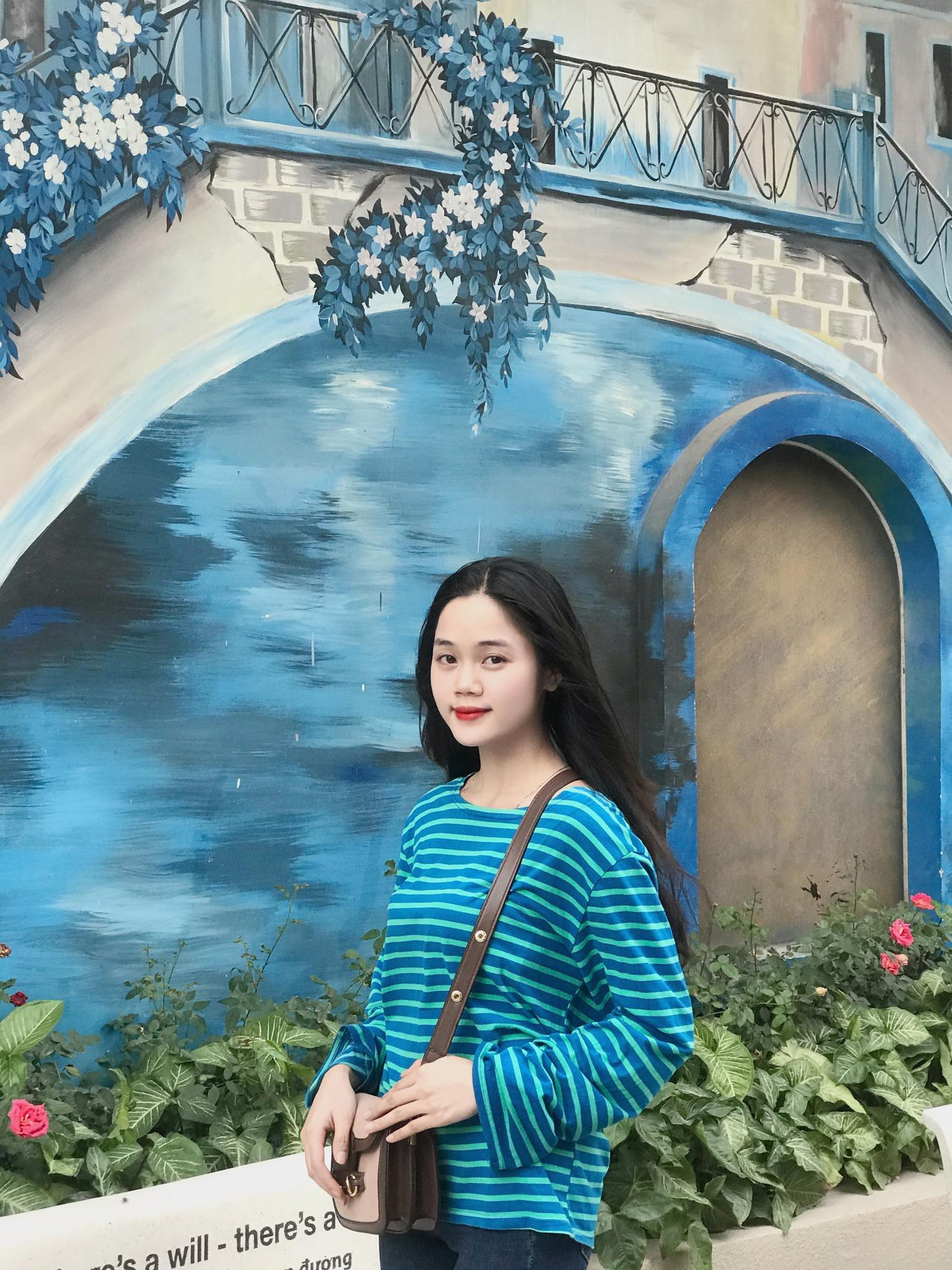 Được biết, Phạm Thị Huyền cũng từng tham dự cuộc thi Hoa khôi Đại học Huế 2020 và giành được giải Nữ sinh tình nguyện vì cộng đồng.