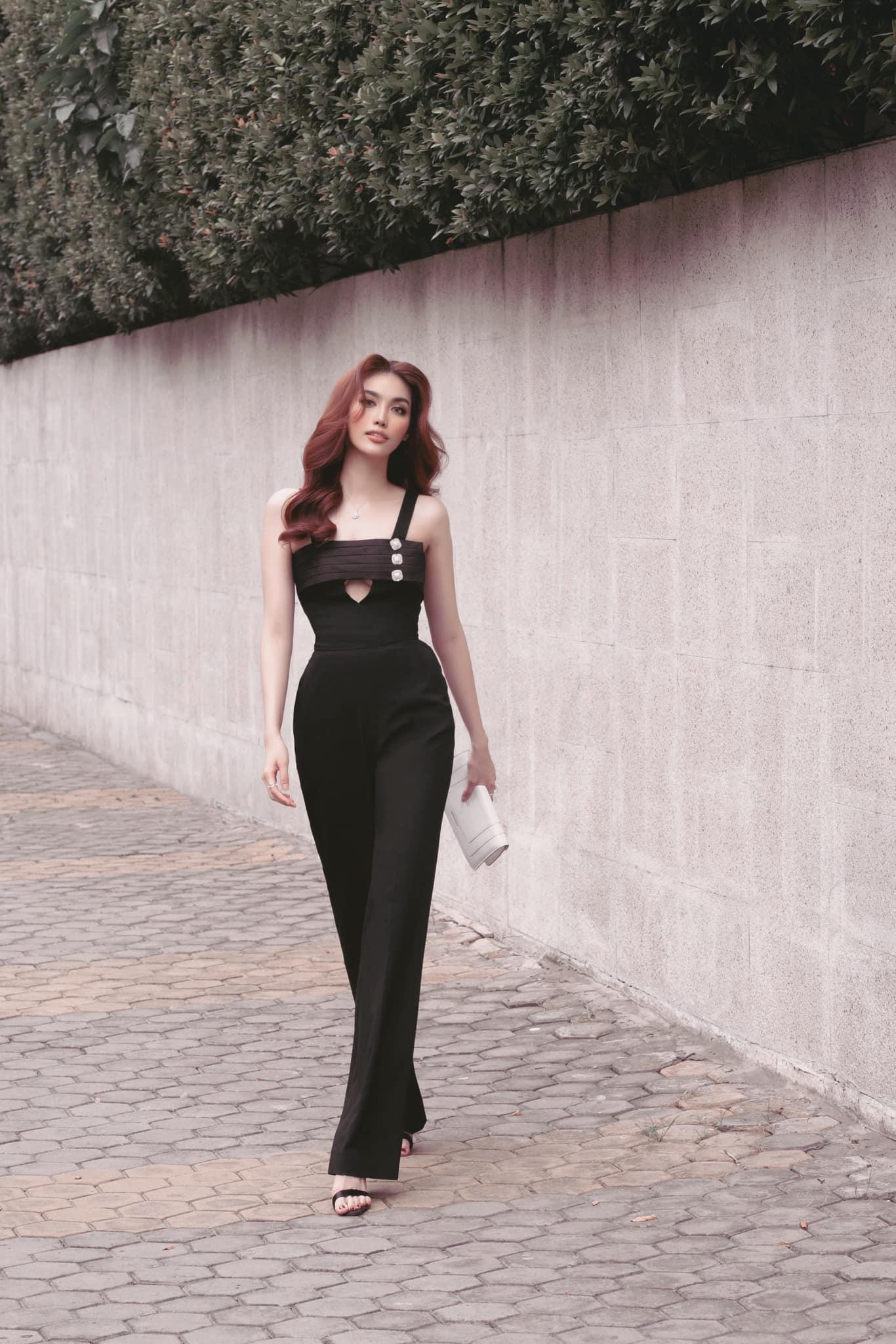 Vóc dáng thon thả của 'gái một con' khiến fans trầm trồ ngưỡng mộ.