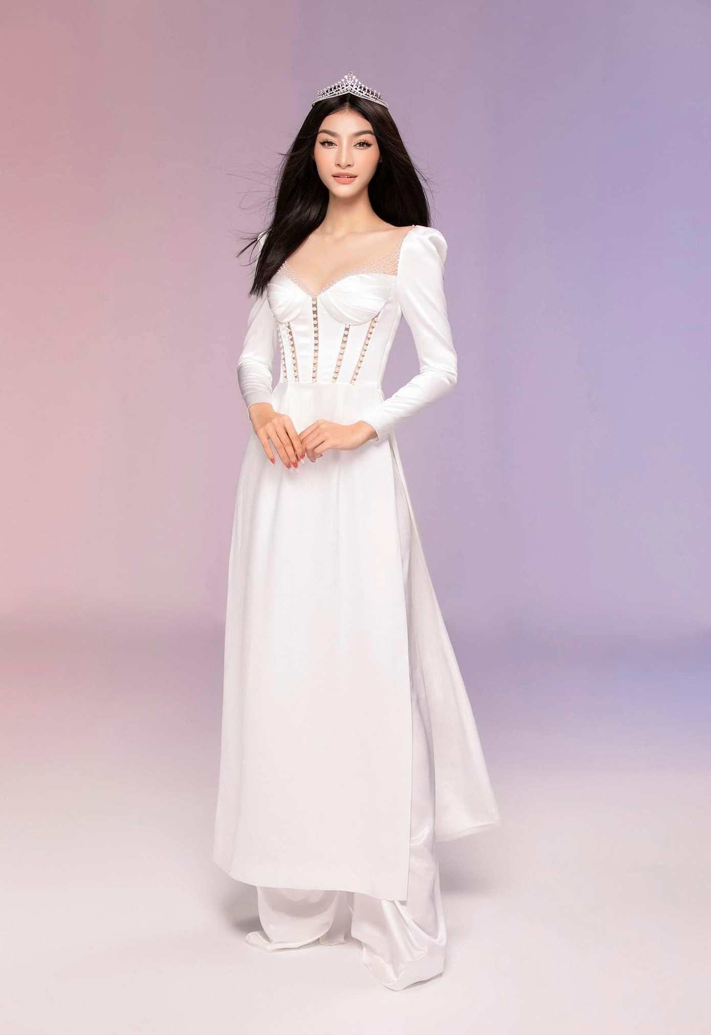 Giành ngôi Á hậu 1, Kiều Loan đại diện Việt Nam tham dự Miss Grand International 2019 ở Venezuela và xuất sắc lọt top 10.