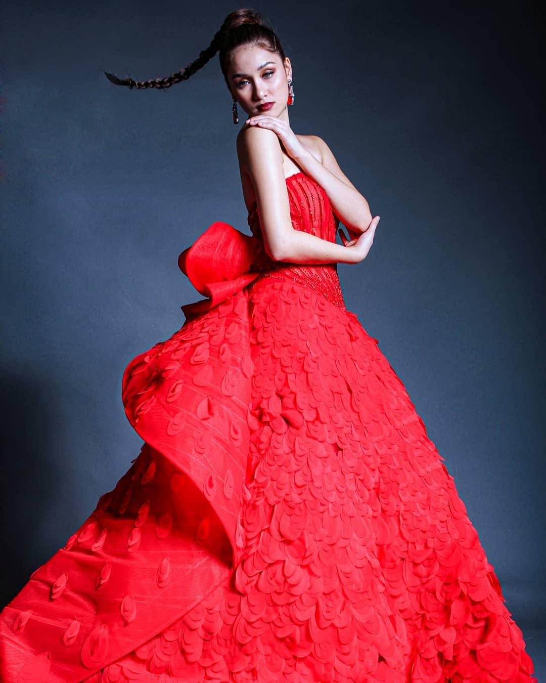 Nicole Borromeo bắt đầu sự nghiệp người mẫu từ khi còn rất sớm và được bố mẹ ủng hộ con đường dấn thân vào lĩnh vực giải trí. Nicole Borromeo bắt đầu sự nghiệp người mẫu từ khi còn rất sớm và được bố mẹ ủng hộ con đường dấn thân vào lĩnh vực giải trí.