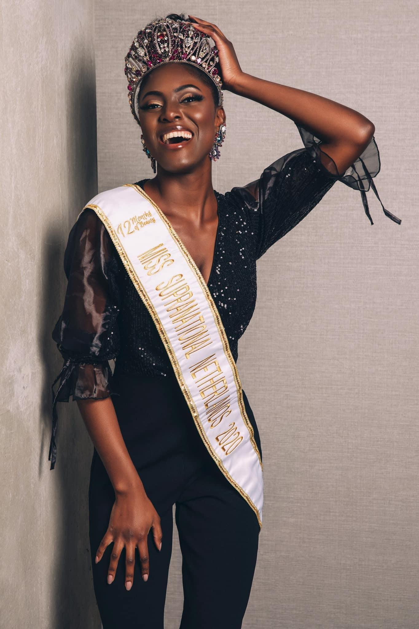 Swelia Da Silva Antonio đã tốt nghiệp đại học chuyên ngành quản lý công tại đại học Erasmus ở Rotterdam, Hà Lan.