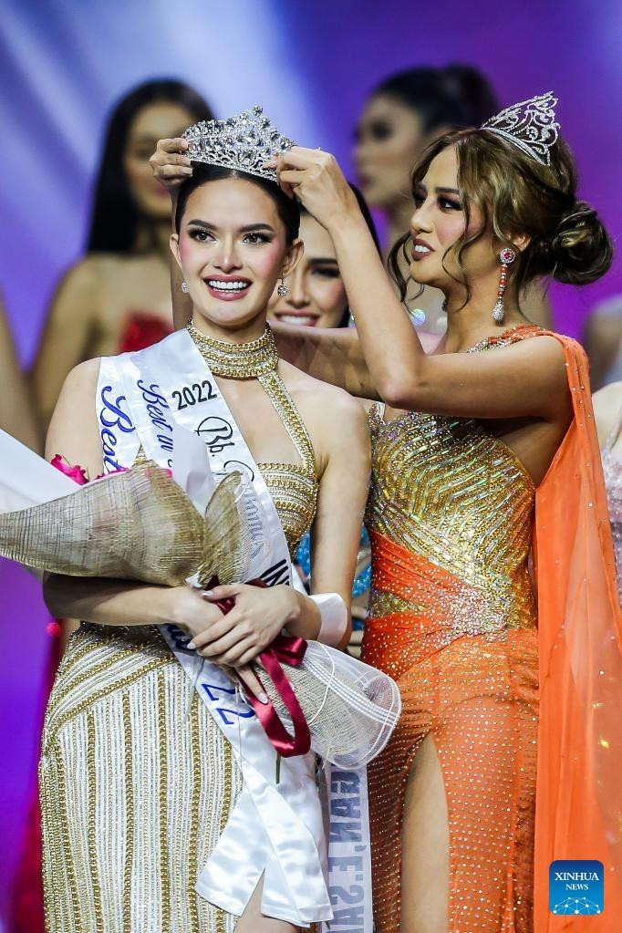 Gabrielle Camille Basiano được trao giải Miss Intercontinental Philippines - Hoa hậu Liên lục địa Philippines 2022 trong đêm chung kết. Gabrielle Camille Basiano được trao giải Miss Intercontinental Philippines - Hoa hậu Liên lục địa Philippines 2022 trong đêm chung kết.