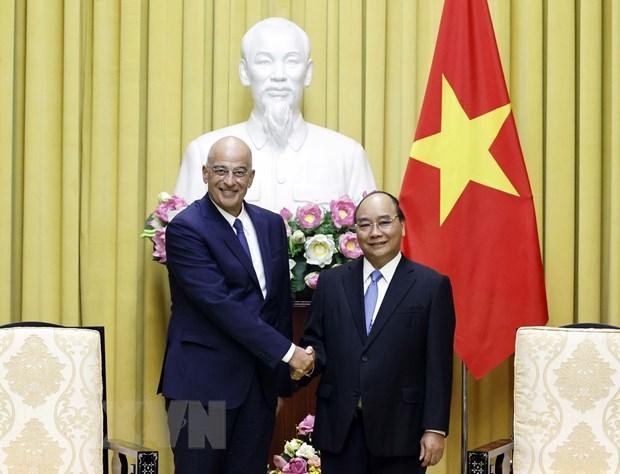 Chủ tịch nước Nguyễn Xuân Phúc tiếp Bộ trưởng Ngoại giao Hy Lạp Nikolaos Dendias. (Ảnh: Thống Nhất/TTXVN). Chủ tịch nước Nguyễn Xuân Phúc tiếp Bộ trưởng Ngoại giao Hy Lạp Nikolaos Dendias. (Ảnh: Thống Nhất/TTXVN).