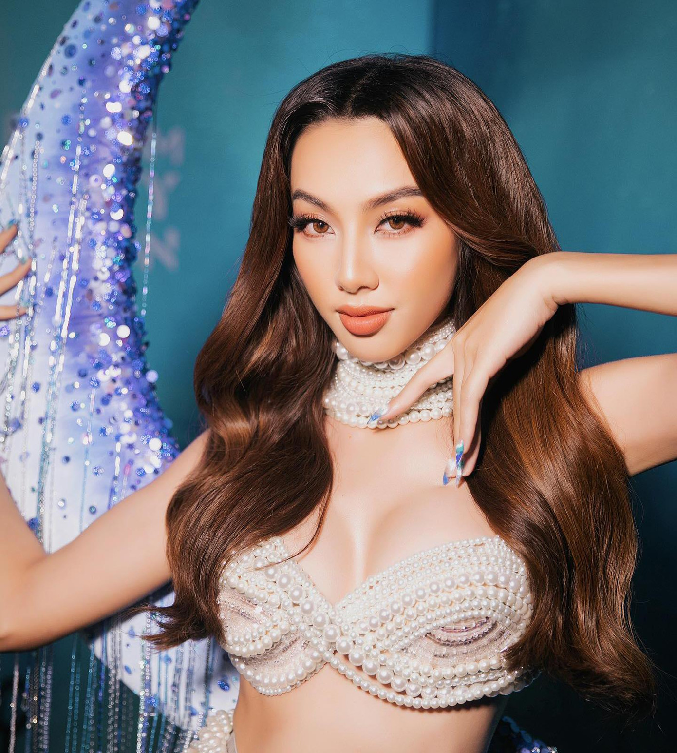 Hoá thân thành nữ thần biển cả khi trình diễn tại sự kiện Vietnam Beauty Fashion Fest nằm trong khuôn khổ cuộc thi Miss World Vietnam 2022 tổ chức ở Quy Nhơn, Thuỳ Tiên khoe trọn thân hình nóng bỏng và quyến rũ. Hoá thân thành nữ thần biển cả khi trình diễn tại sự kiện Vietnam Beauty Fashion Fest nằm trong khuôn khổ cuộc thi Miss World Vietnam 2022 tổ chức ở Quy Nhơn, Thuỳ Tiên khoe trọn thân hình nóng bỏng và quyến rũ.