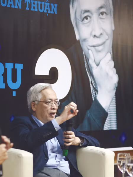 Nhiều câu hỏi từ các bạn sinh viên gửi tới Giáo sư Trịnh Xuân Thuận