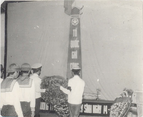 Lễ tưởng niệm các anh hùng, liệt sĩ đã hy sinh ngày 14.3.1988 tại Cam Ranh (Khánh Hòa). Ảnh: tư liệu Lễ tưởng niệm các anh hùng, liệt sĩ đã hy sinh ngày 14.3.1988 tại Cam Ranh (Khánh Hòa)