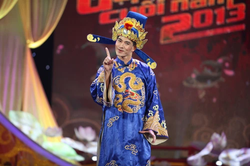 Xuân Bắc và ánh mắt tình tứ khi vào vai Nam Tào đã chuyển giới