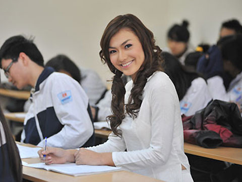 Hồng Quế tại trường THPT Hồ Tùng Mậu, Hà Nội