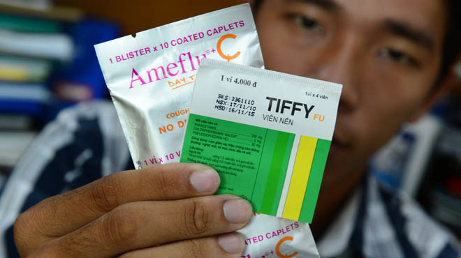 Các loại thuốc Ameflu (Công ty dược phẩm OPV sản xuất), Tiffy (Công ty TNHH liên doanh Thai Nakorn sản xuất) từng được các đối tượng sử dụng để chiết tách chất pseudoephedrine (PSE) - nguyên liệu sản xuất ma túy “đá”. Ảnh: Thuận Thắng